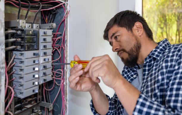 Best Licensed Electrician  in Glennville, GA